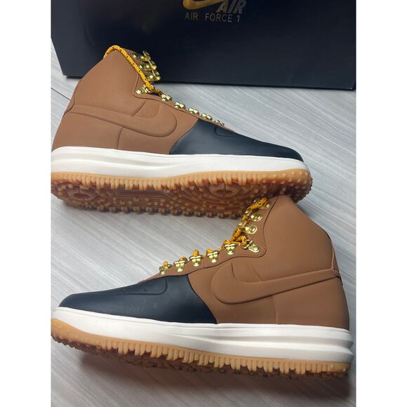 Brand new Nike Lunar force 1 Duck boot size 9 men’s or 10.5 women’s main image 6